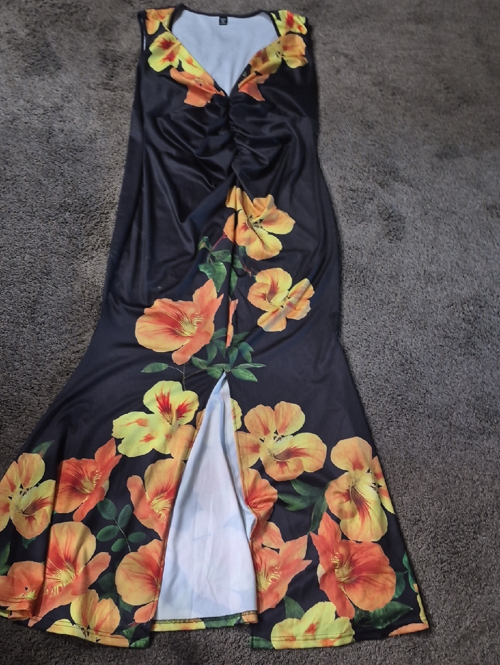 SHEIN Curve Black and White Top Tag Detail